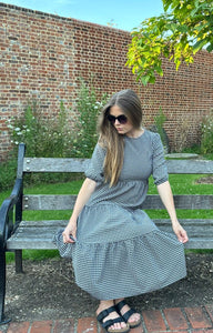 Sukienka do karmienia piersią w kratkę gingham