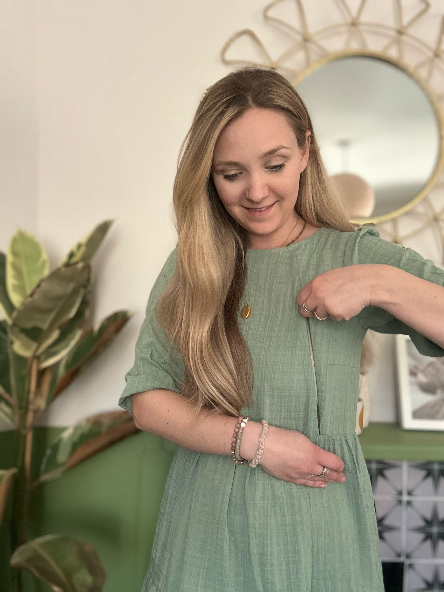 Nursing friendly dress - Sofia Sage Lyla and Leche Nursing friendly dress - Sofia Sage Lyla and Leche